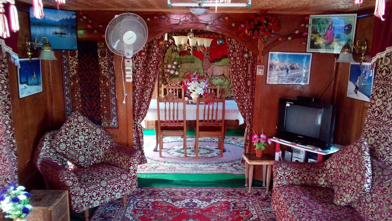 Hotel Houseboat Shagoo Palace
