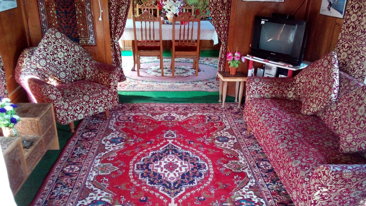 Houseboat Shagoo Palace Srinagar (Jammu and Kashmir)