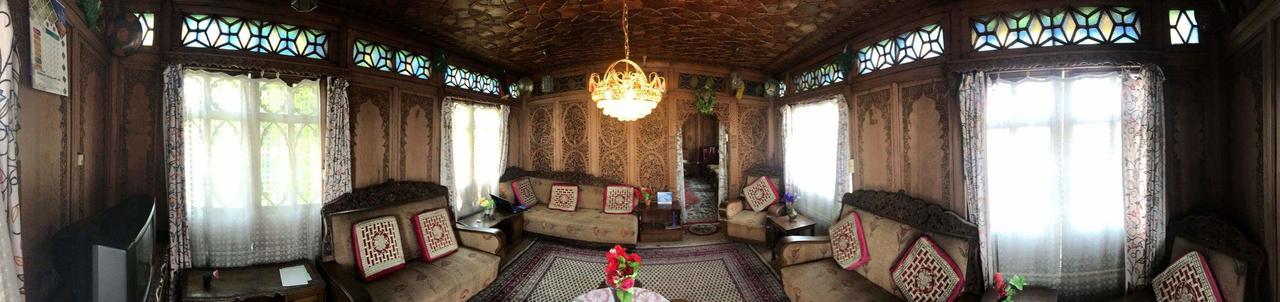 Bed & Breakfast House Boat New Manora Srinagar (Jammu and Kashmir)