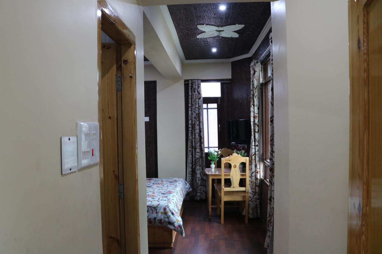 Holiday Hotel