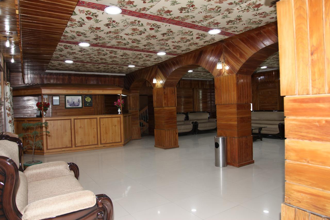H.B Zamrud Botel 3*
