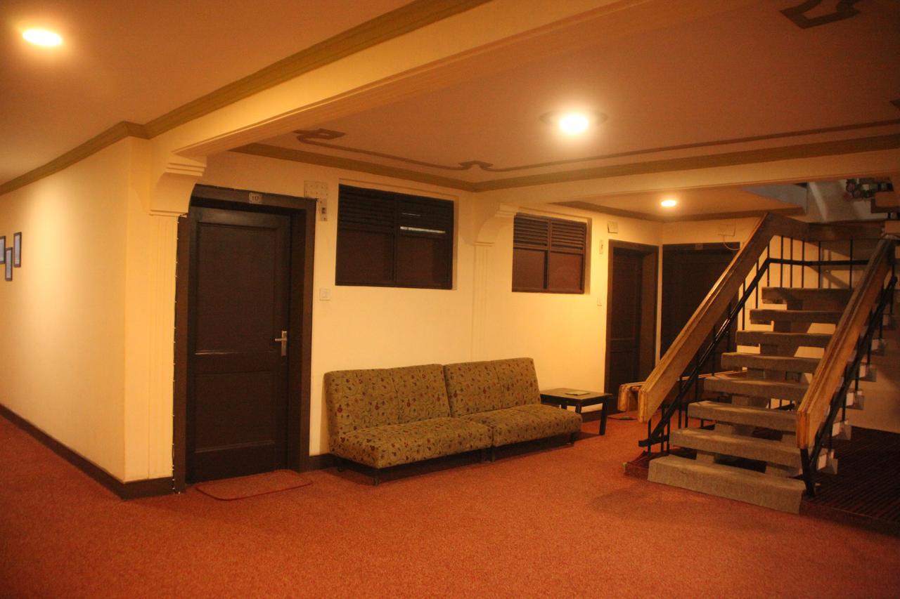New Park At Dal Hotel Srinagar (Jammu and Kashmir)