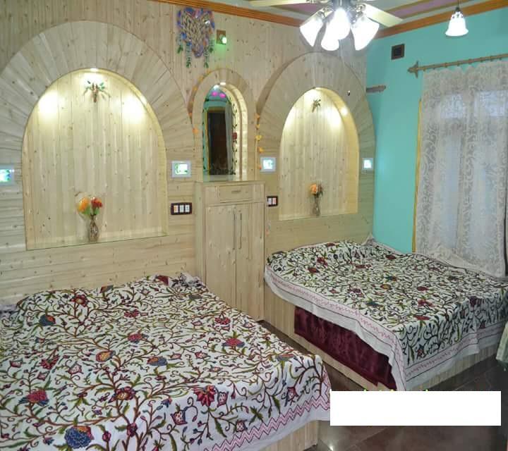 Hotel Grand Rooma Srinagar (Jammu and Kashmir)