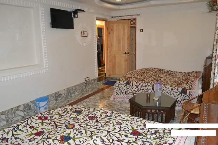 Hotel Grand Rooma Srinagar (Jammu and Kashmir)