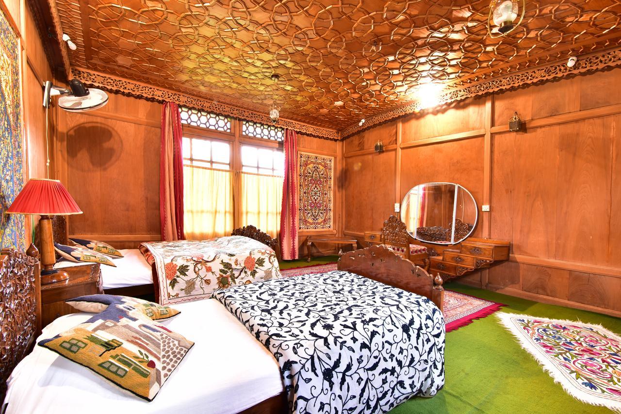 Botel Houseboat Inshallah 4*