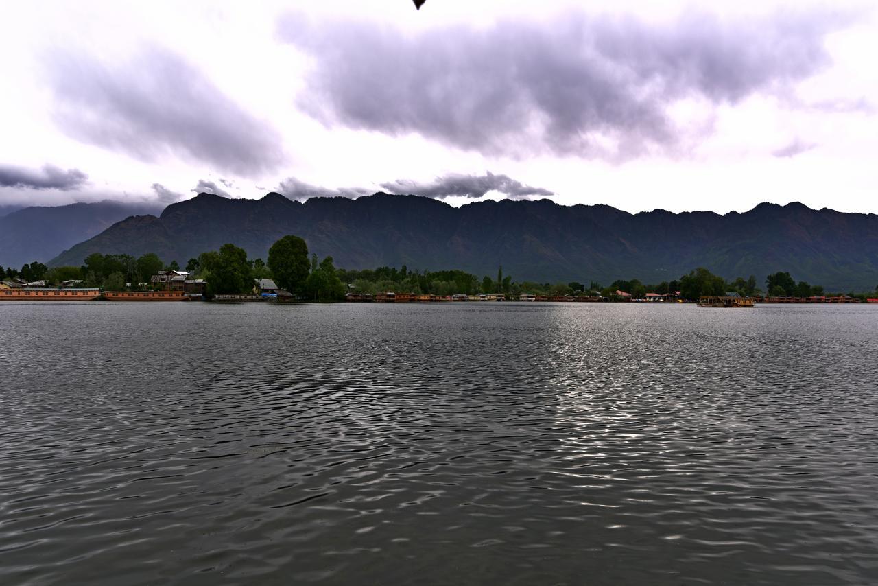 Houseboat Inshallah Botel Srinagar (Jammu and Kashmir)
