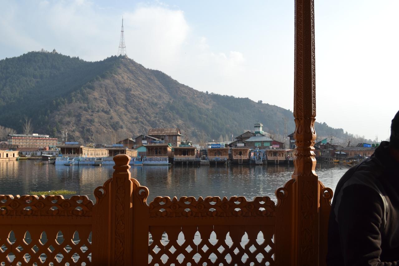 Nazneen Group Of Houseboats 4*