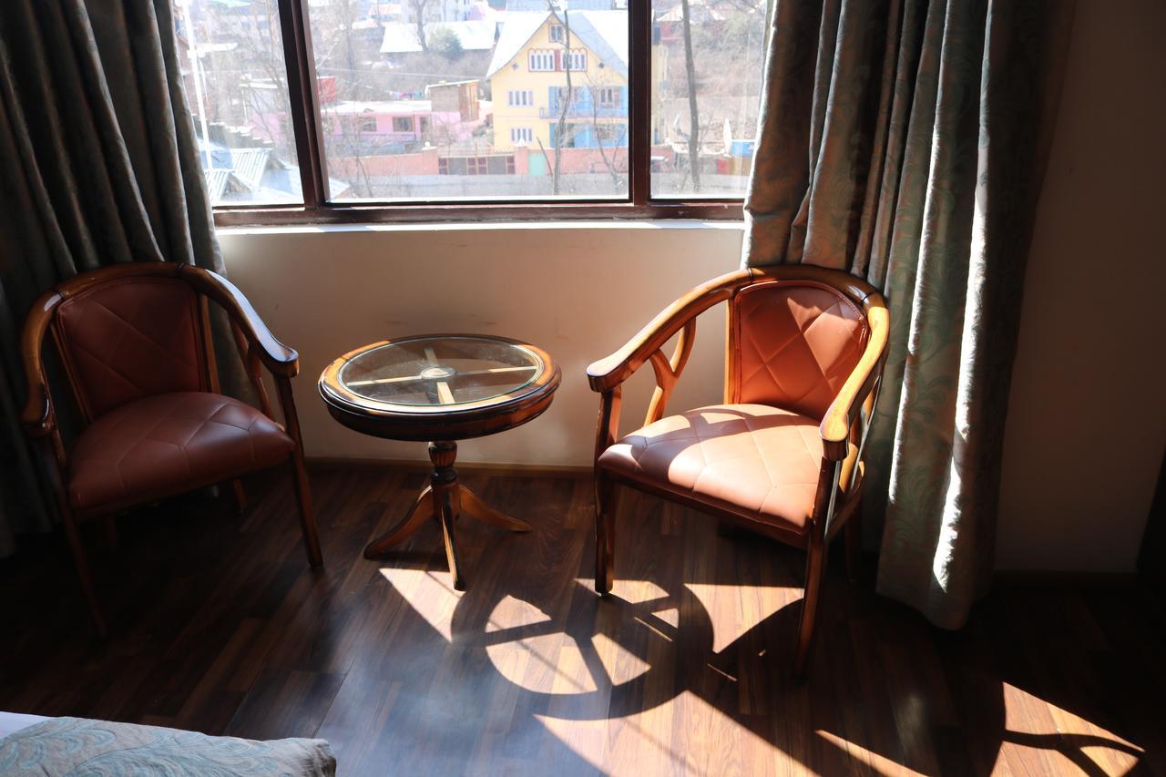 Mannat Hotel 4*