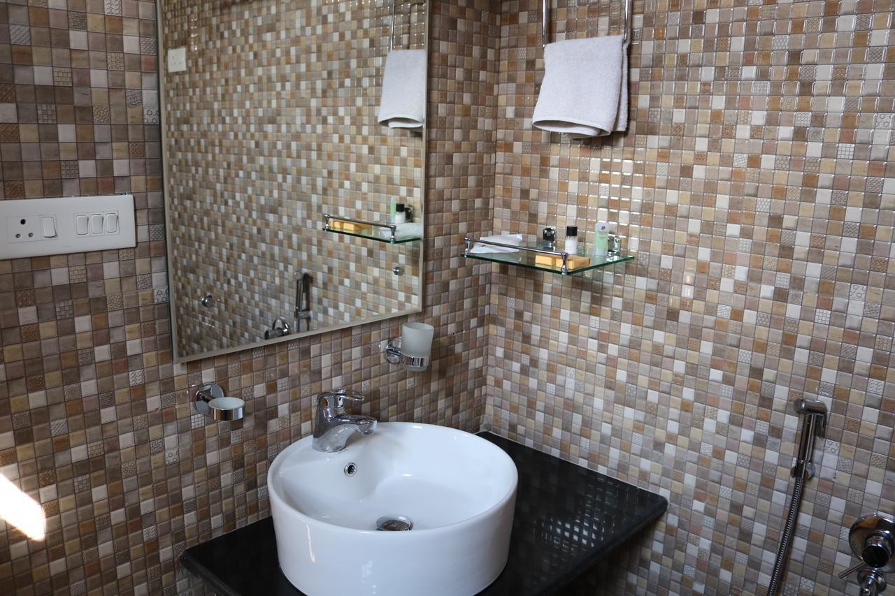 Mannat Hotel 4*