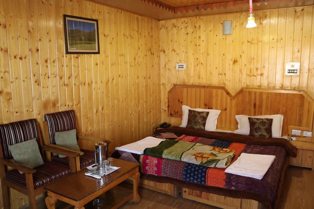 Hotel Akbar Srinagar (Jammu and Kashmir)