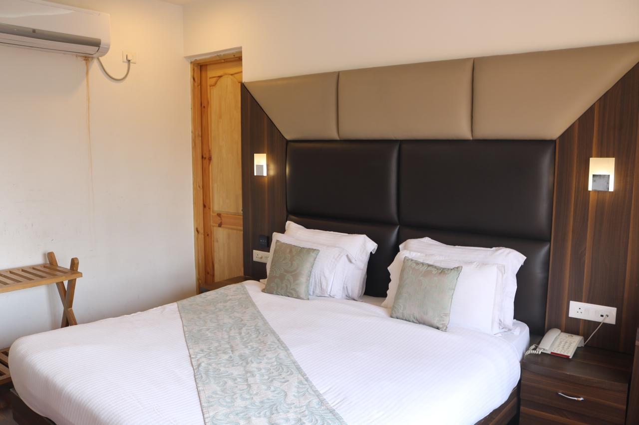 Hotel Mannat Srinagar (Jammu and Kashmir)