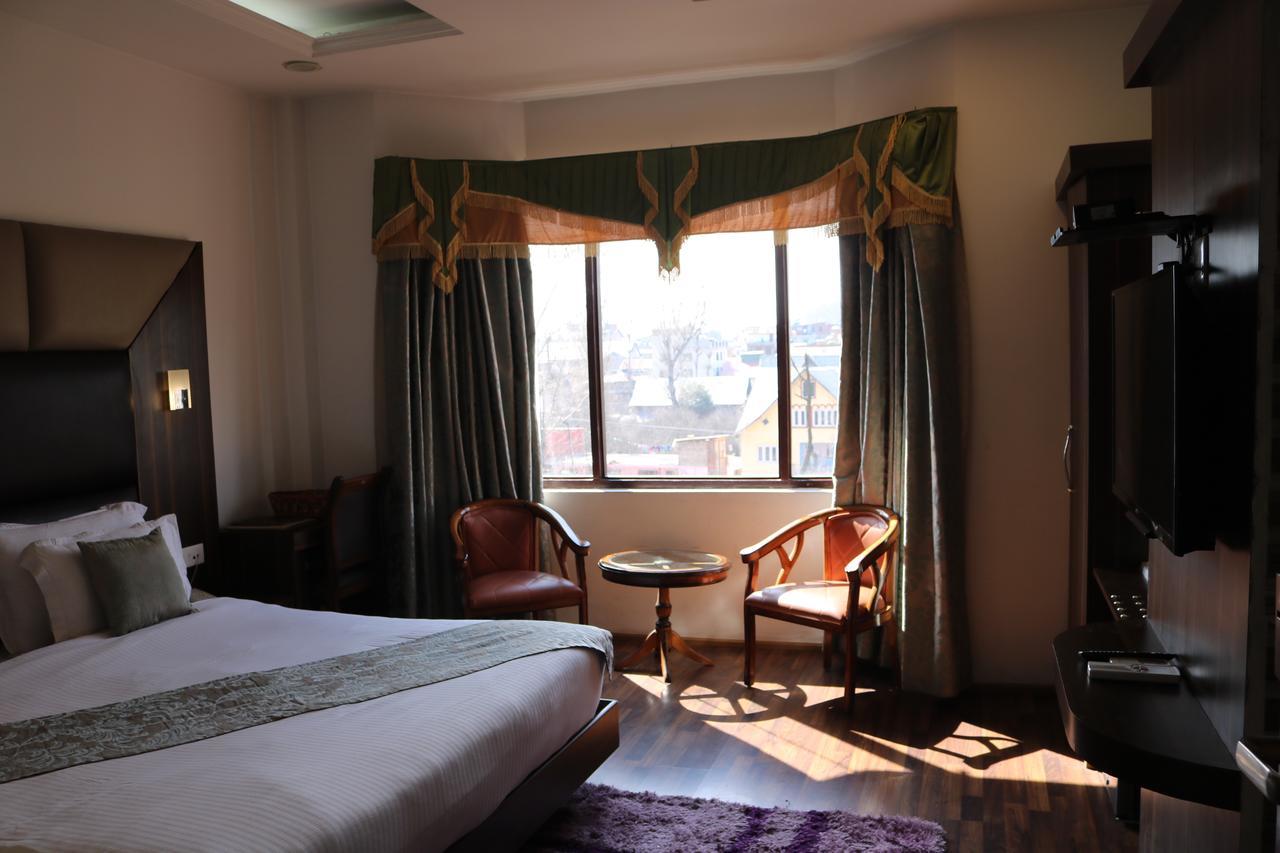 Mannat Hotel