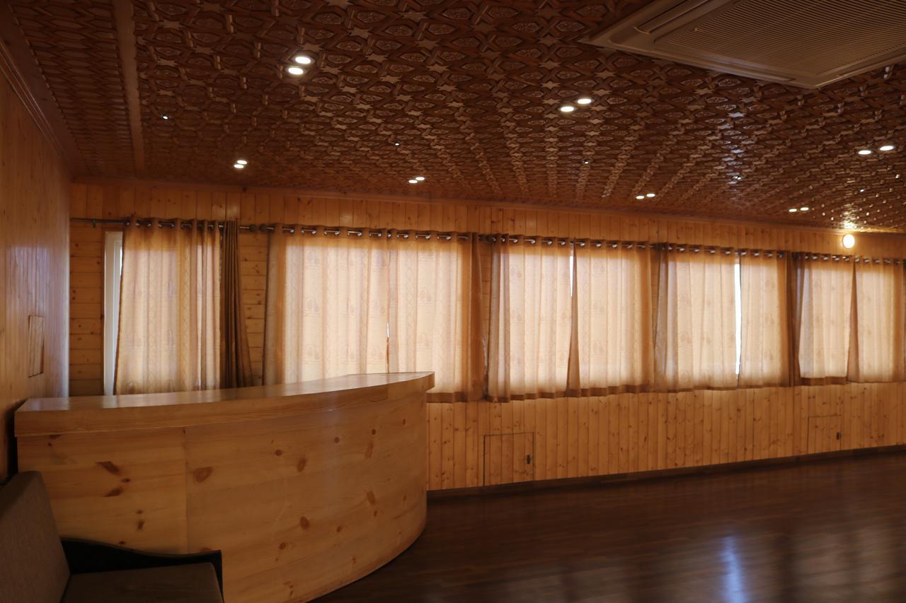 Hotel Mannat 4*