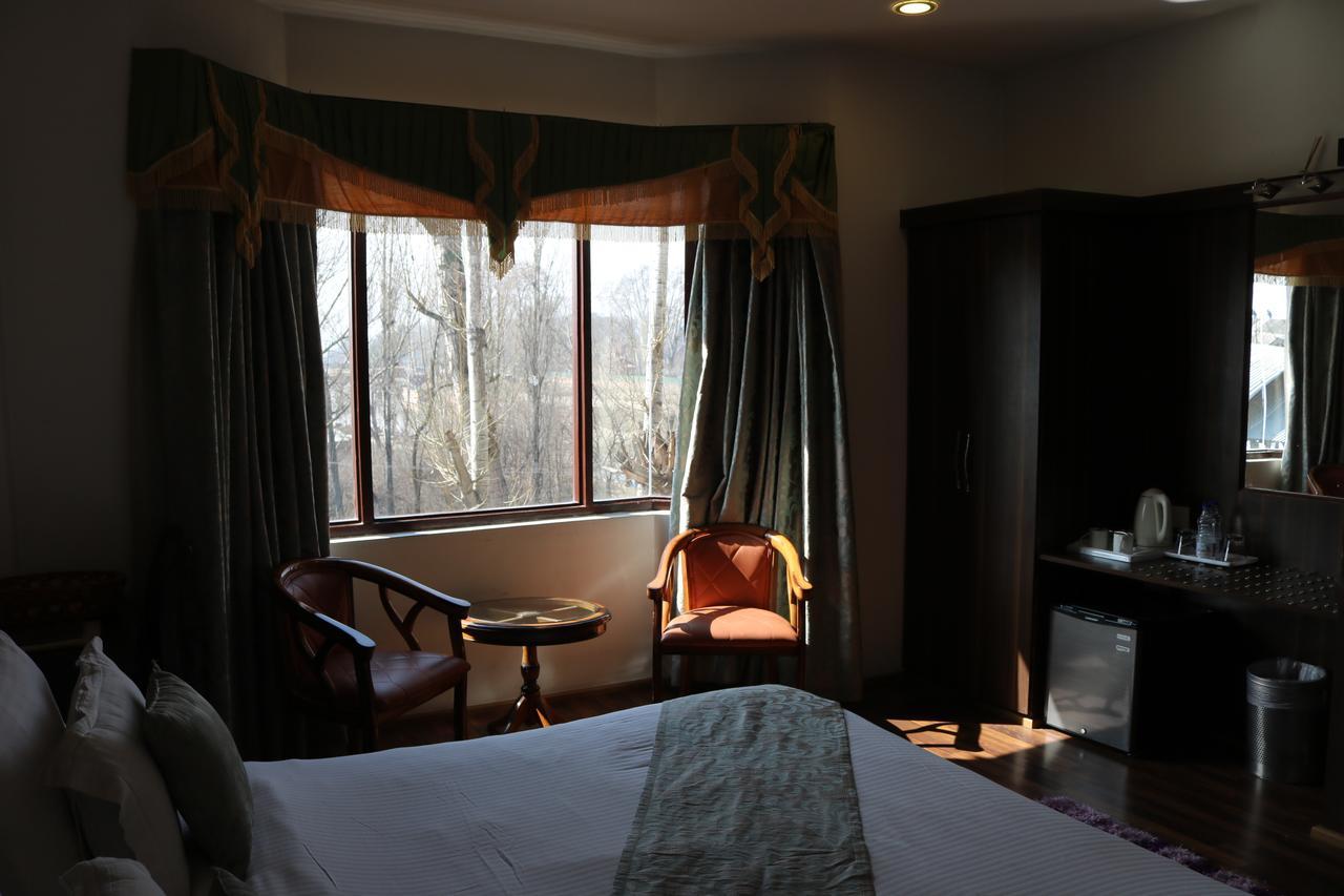 Mannat Srinagar (Jammu and Kashmir)