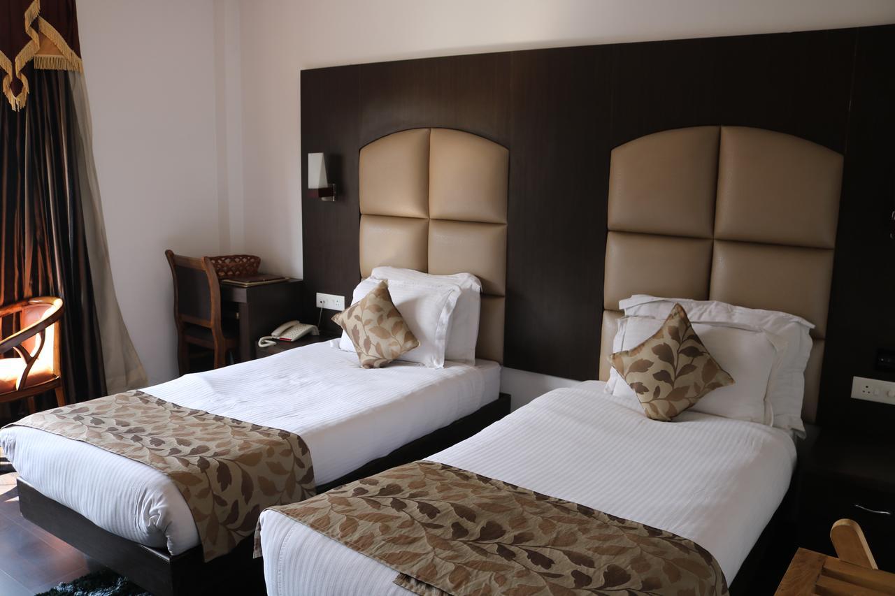 Mannat Hotel Srinagar (Jammu and Kashmir)