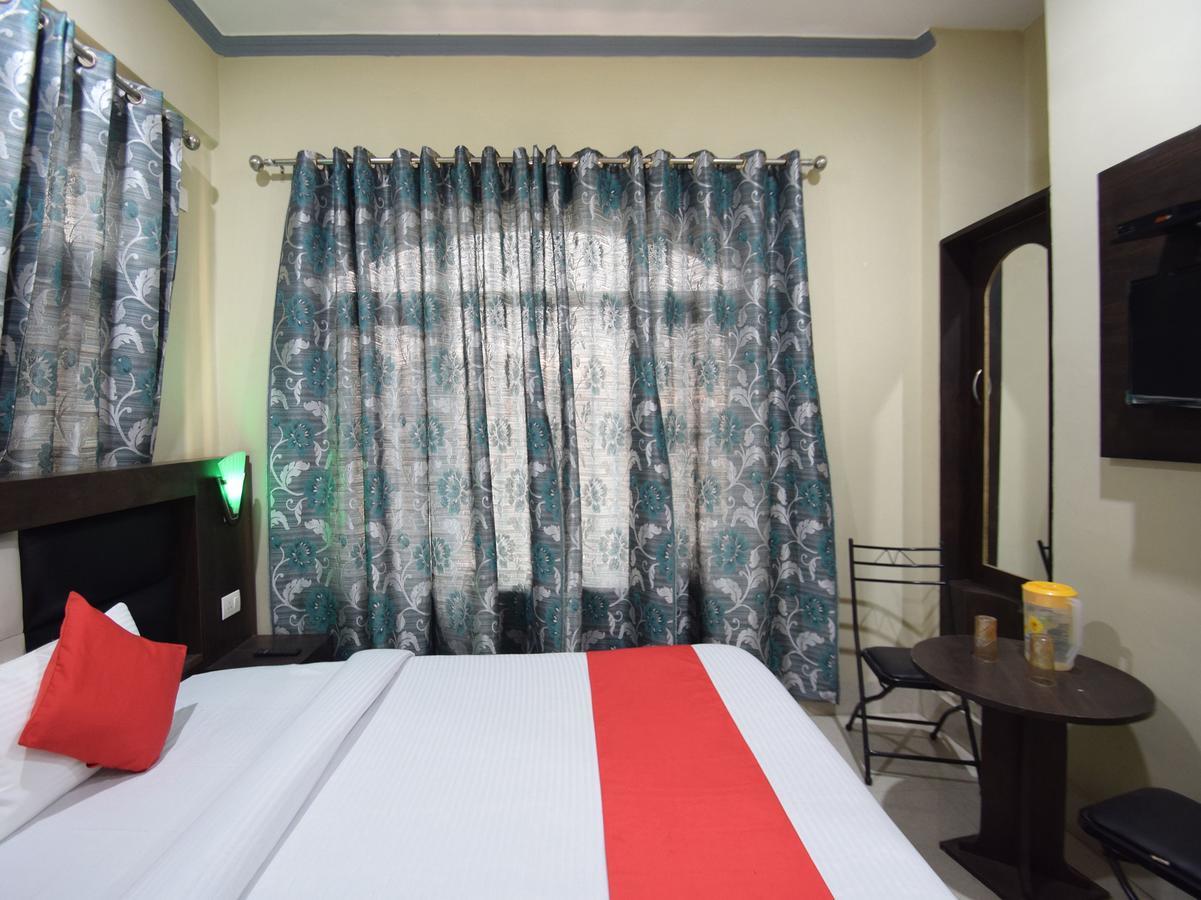 Hotel Oyo 12202 Samar 2*