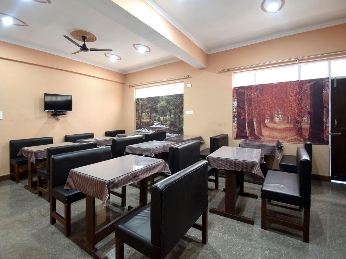 Oyo 12202 Samar Hotel 2*