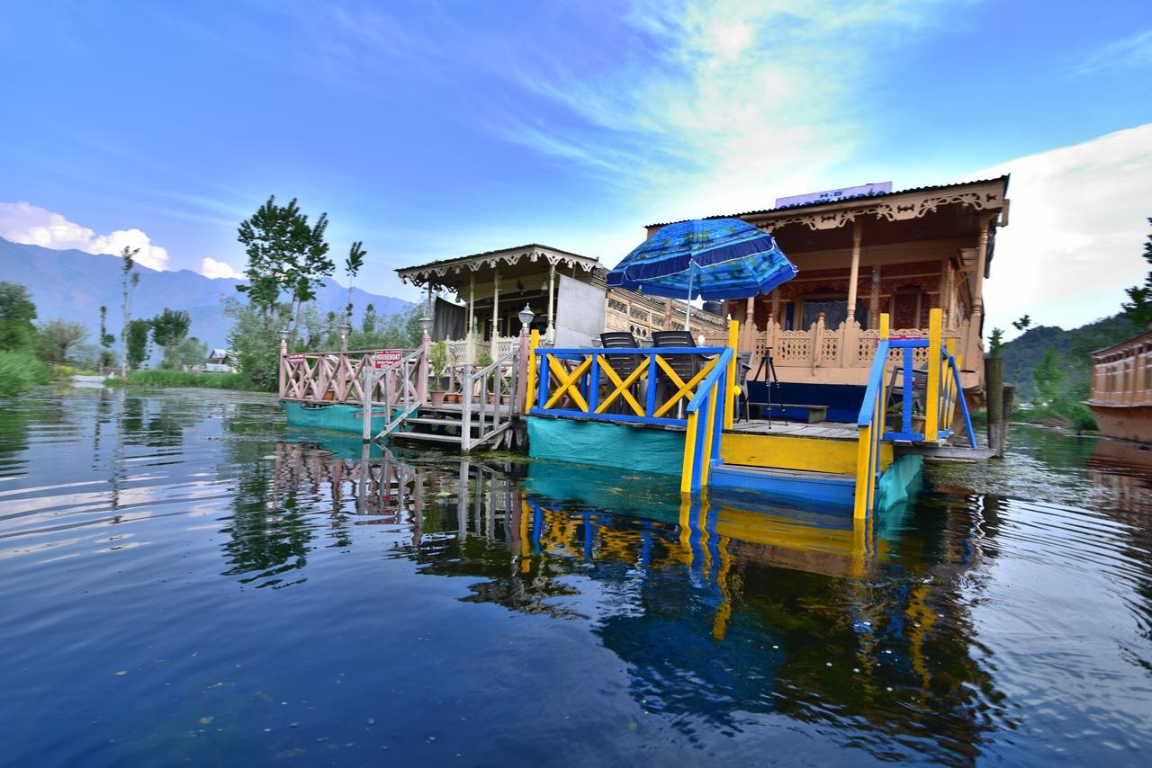 Botel Golden Hopes Group Of Houseboats Srinagar (Jammu and Kashmir)
