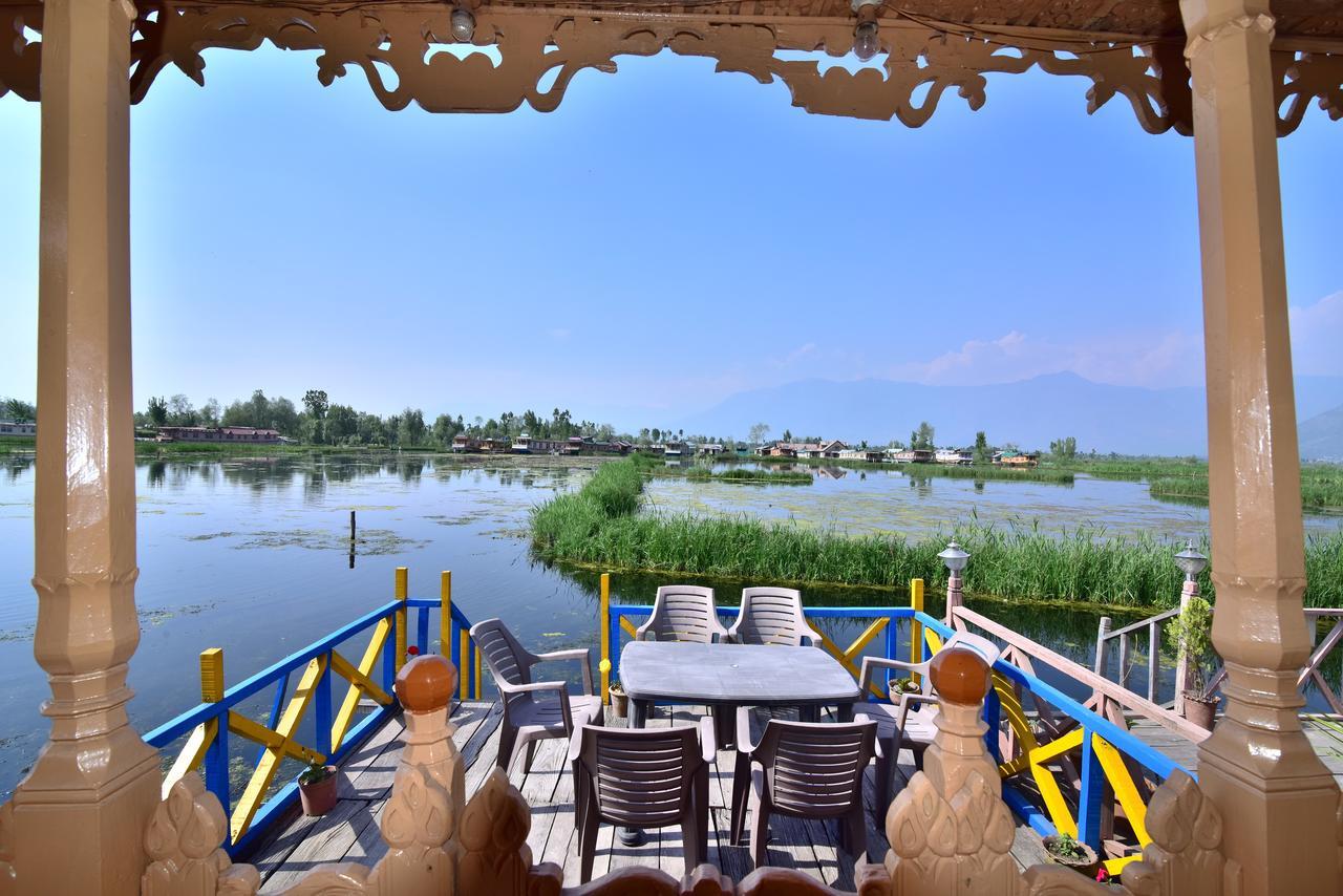 Botel Golden Hopes Group Of Houseboats 3*