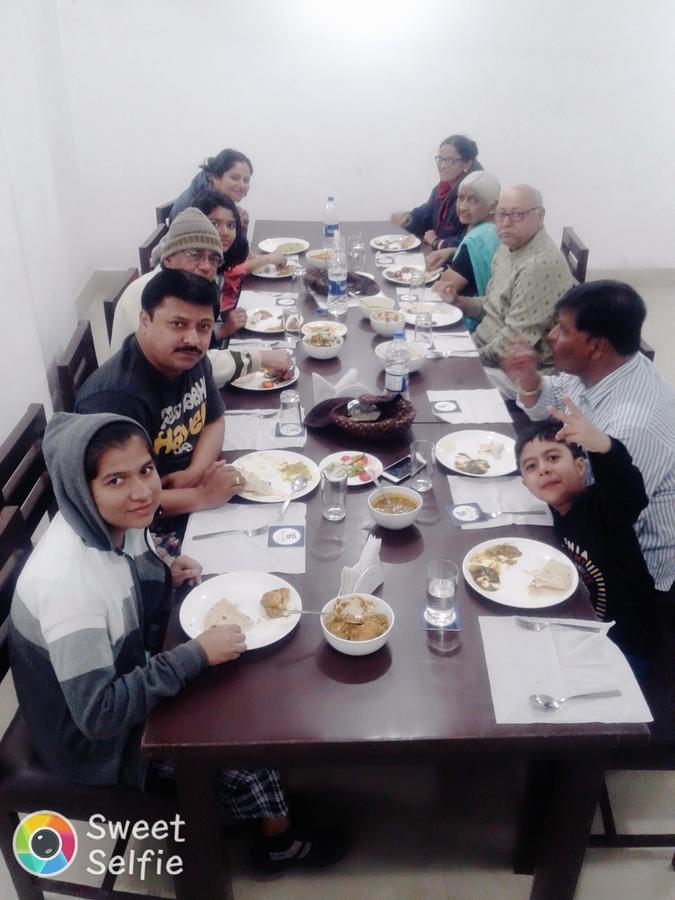 De Apple Srinagar (Jammu and Kashmir)