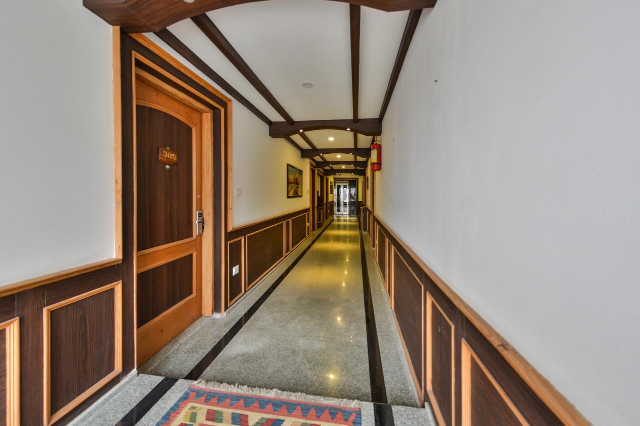 Kashmir Mahal Resorts *