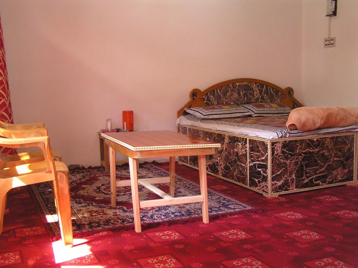 Hotel Howrah *