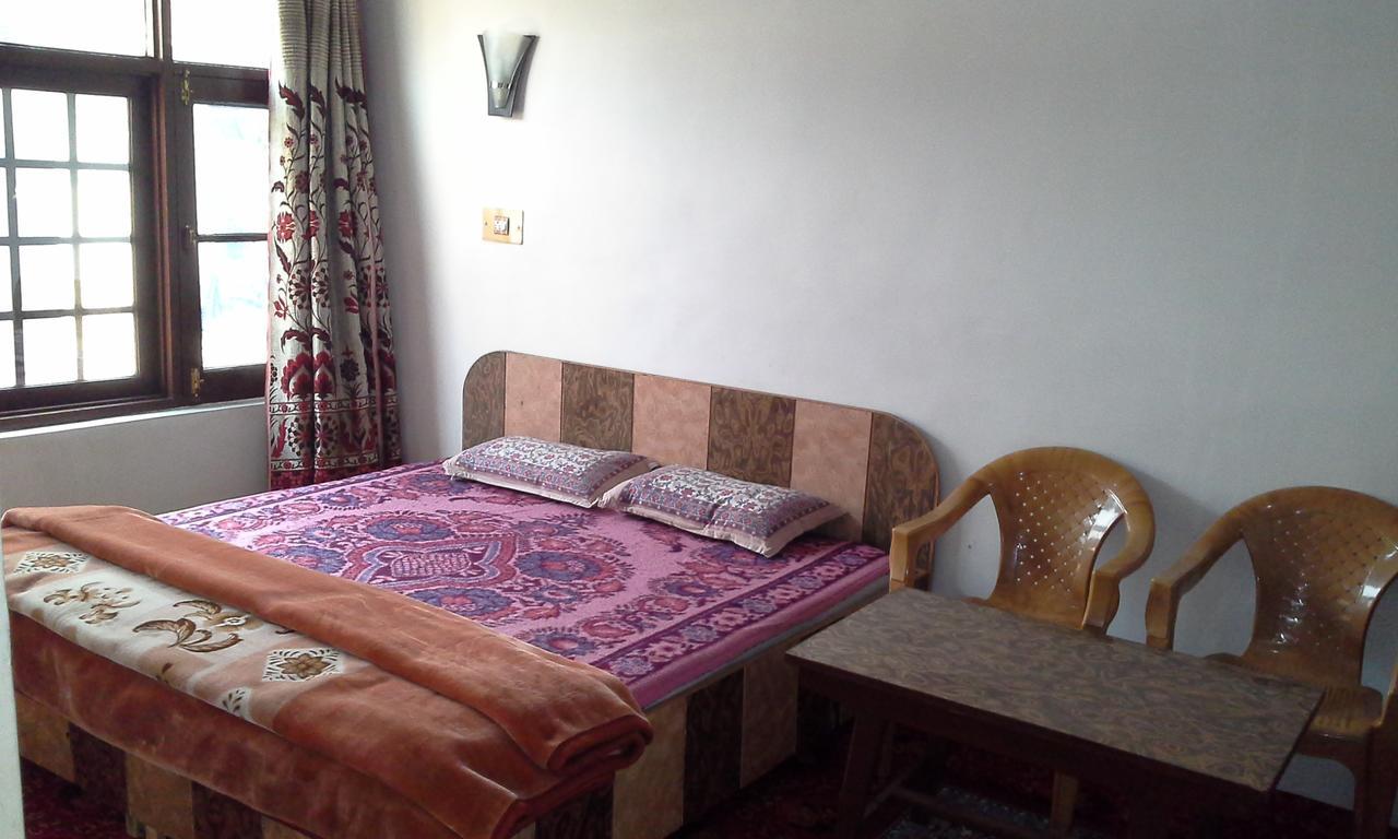 Howrah Srinagar (Jammu and Kashmir)
