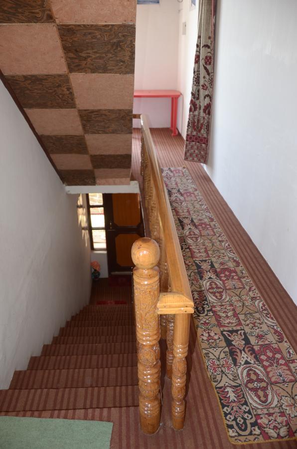 Howrah Srinagar (Jammu and Kashmir)