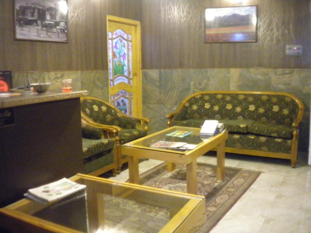 Hotel Blooming Dale Srinagar (Jammu and Kashmir)