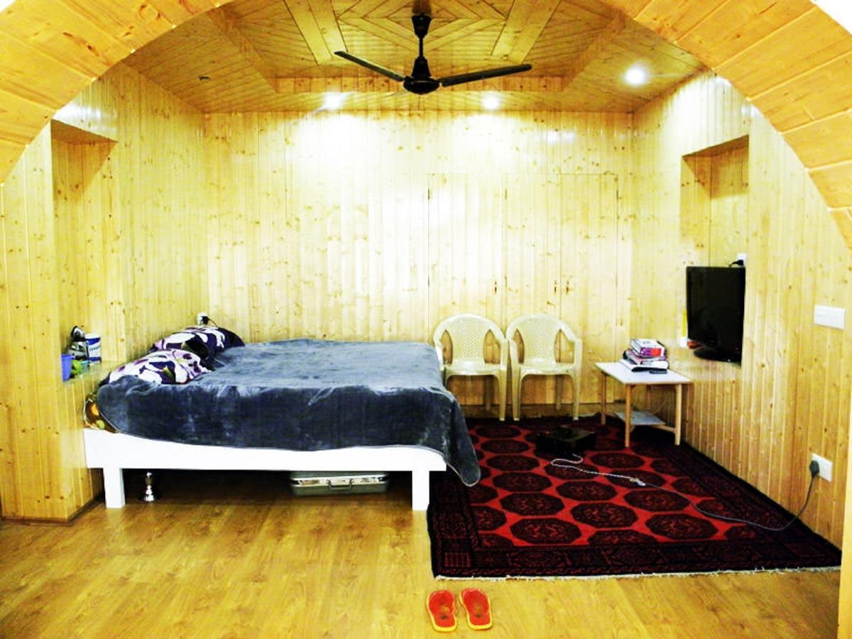 Resort Shah Srinagar (Jammu and Kashmir)