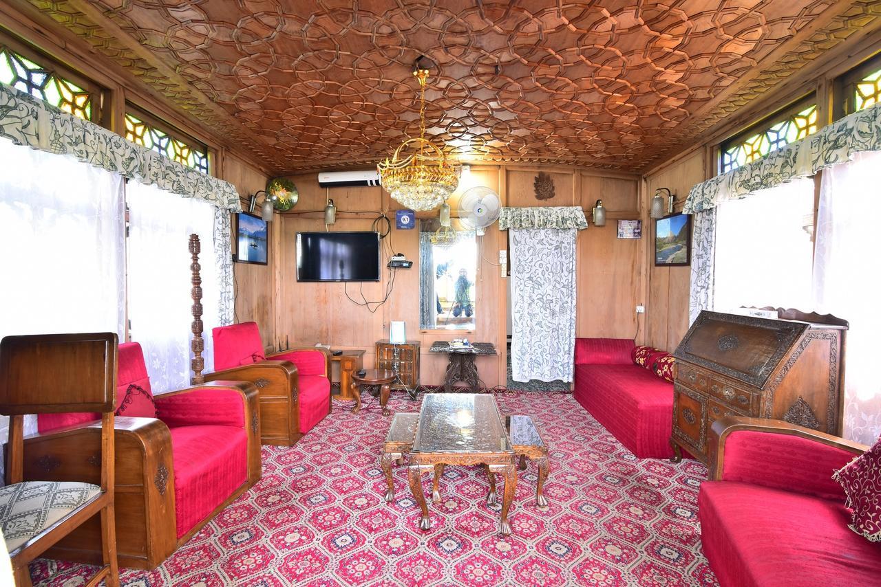 Golden Hopes Group Of Houseboats 3*