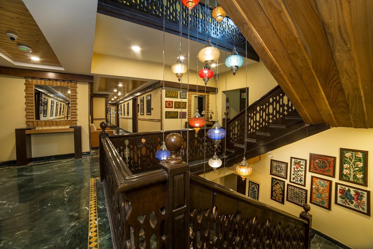 Hotel Lemon Tree Srinagar (Jammu and Kashmir)