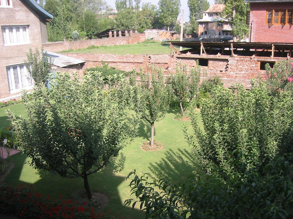 Lakshmi * Srinagar (Jammu and Kashmir)