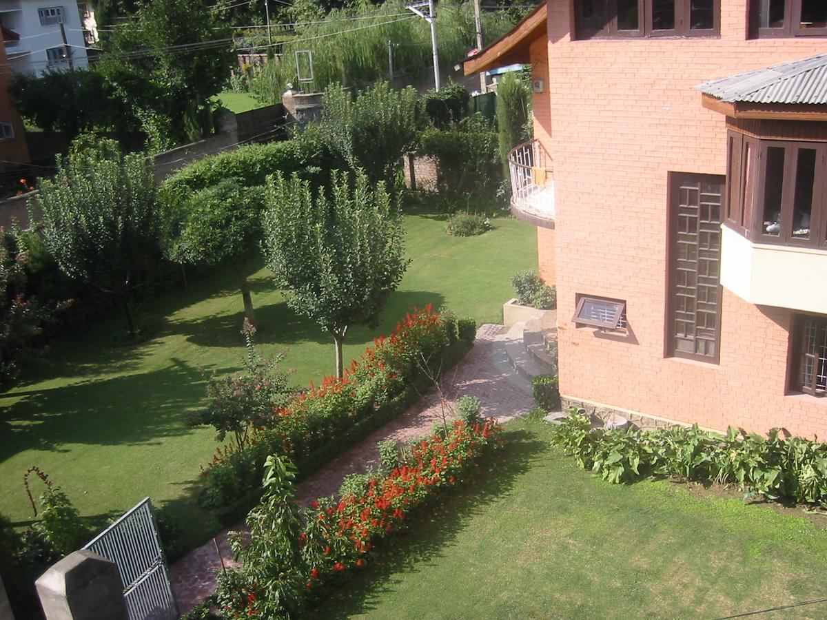 Lakshmi Guest house Srinagar (Jammu and Kashmir)