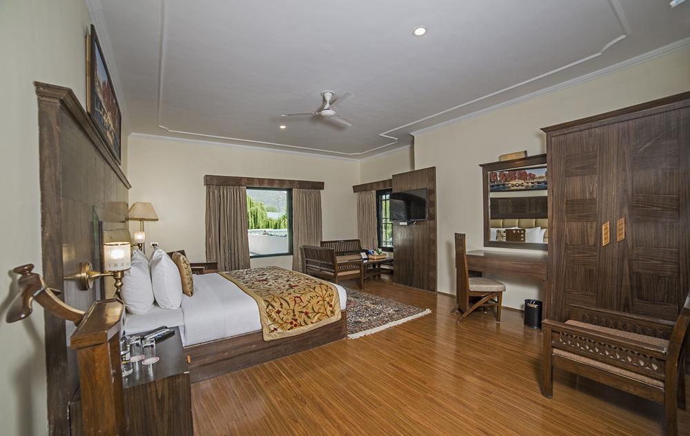 Hotel Lemon Tree Srinagar (Jammu and Kashmir)