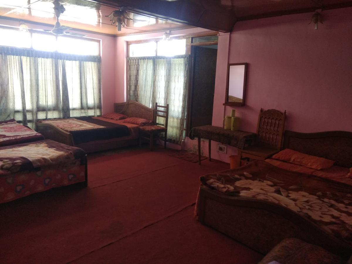 Jannat Guest house *