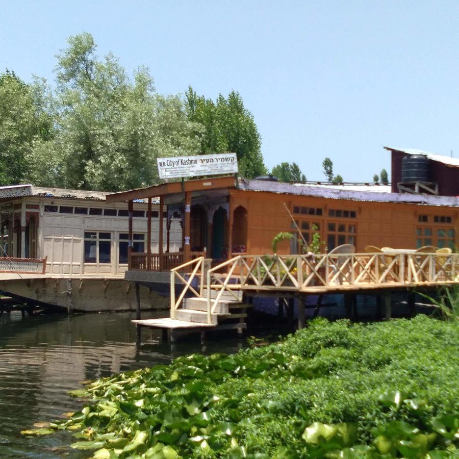 Hotel Houseboat - City Of Kashmir 2*