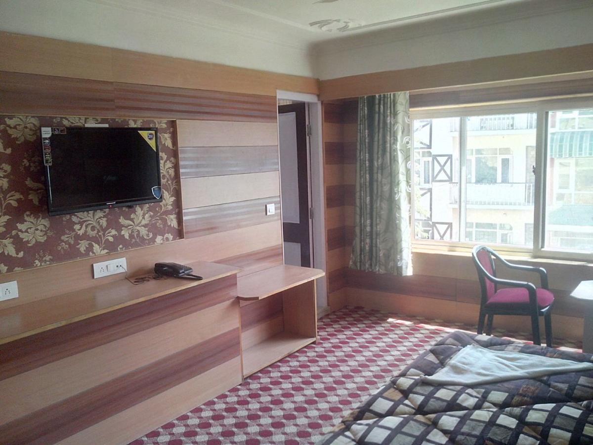 Royal Star 3*