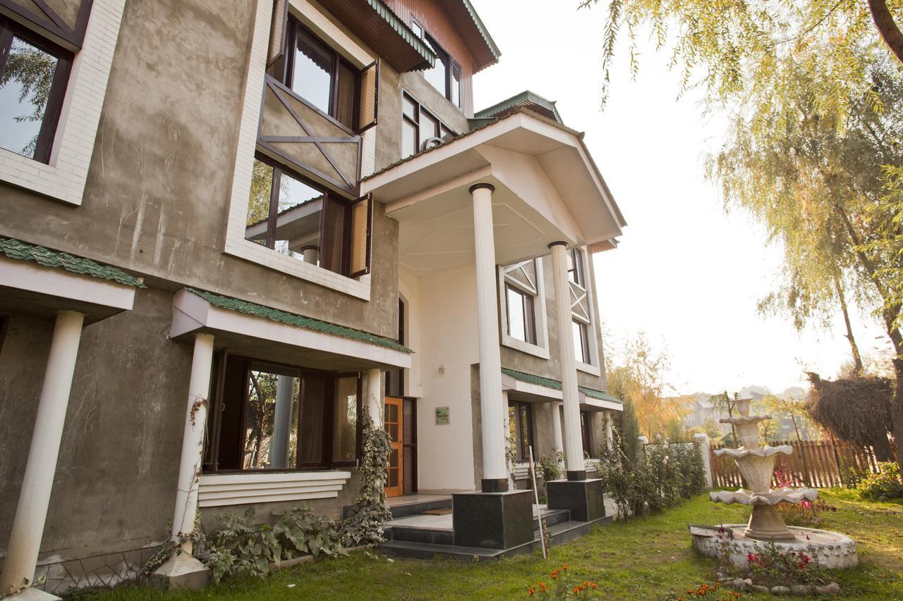 Hotel Royal Star Srinagar (Jammu and Kashmir)