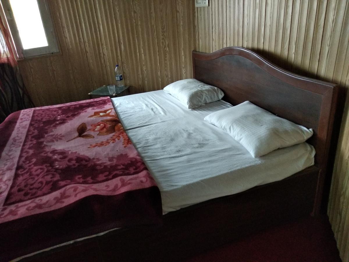 Resort Nigeen Srinagar (Jammu and Kashmir)