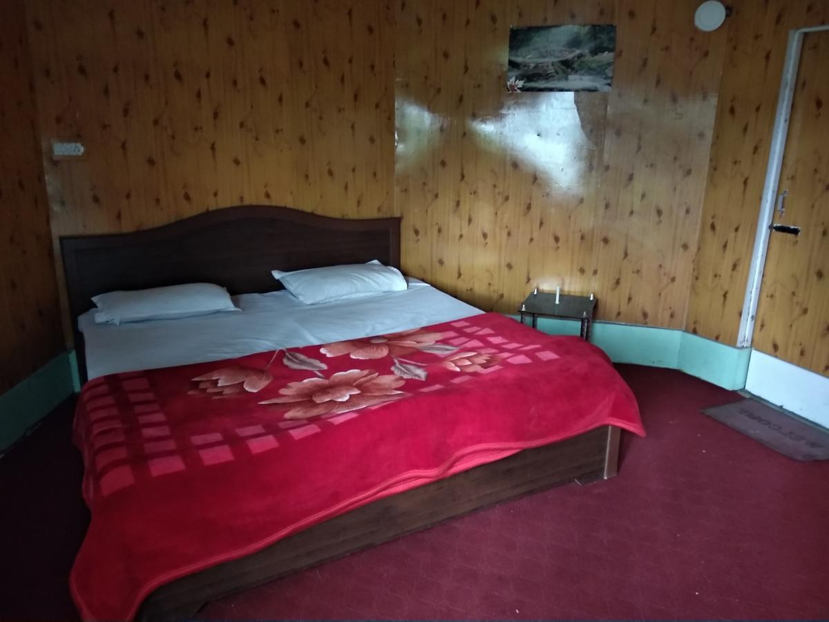 Nigeen Resort