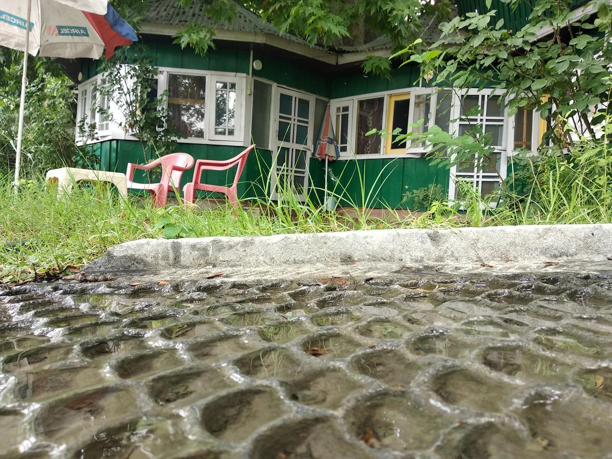 Nigeen Resort Srinagar (Jammu and Kashmir)