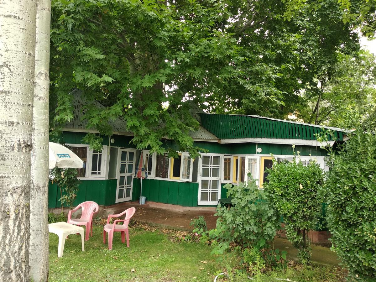 Resort Nigeen Srinagar (Jammu and Kashmir)