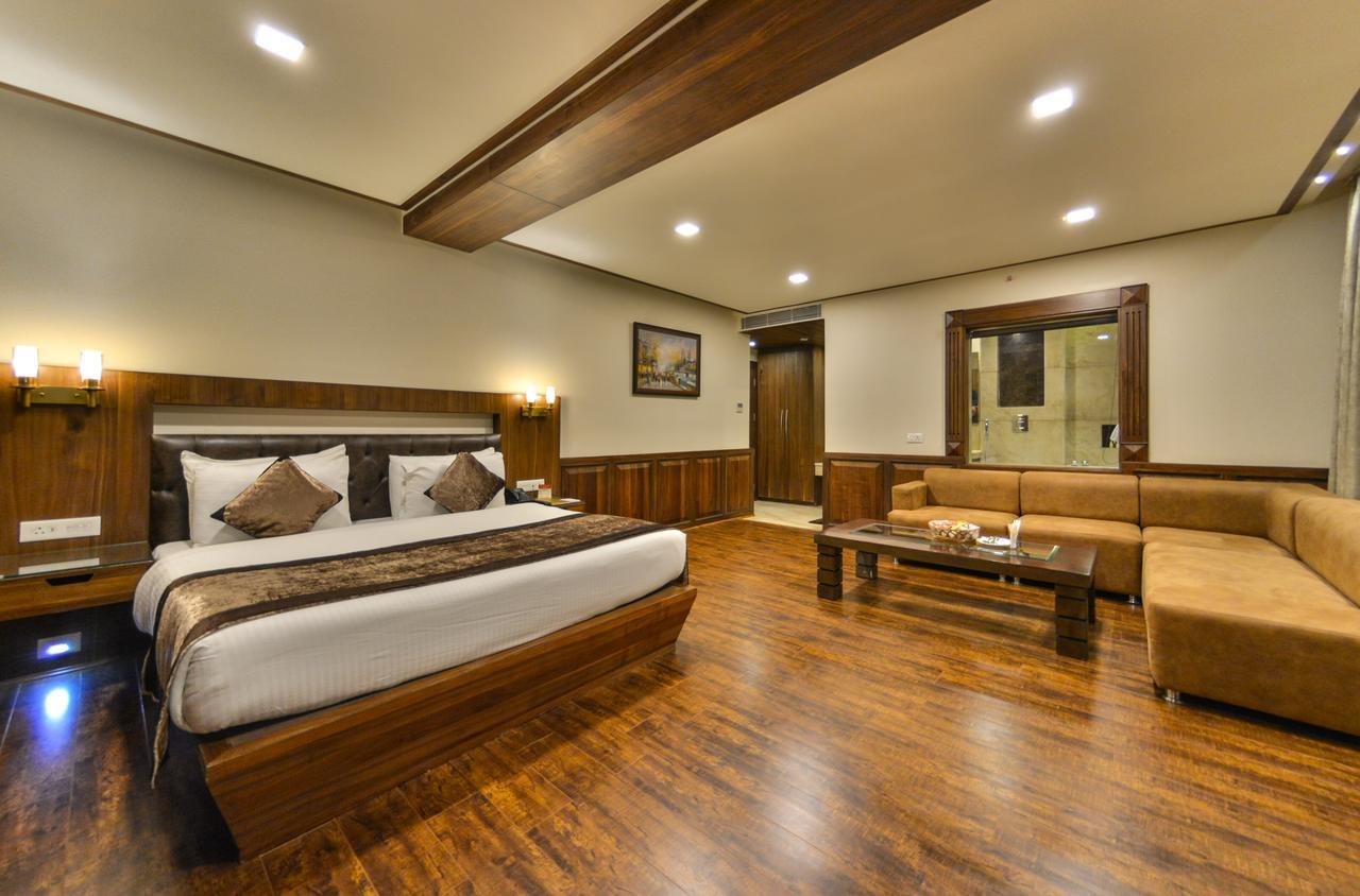 Hotel Clarks Srinagar (Jammu and Kashmir)