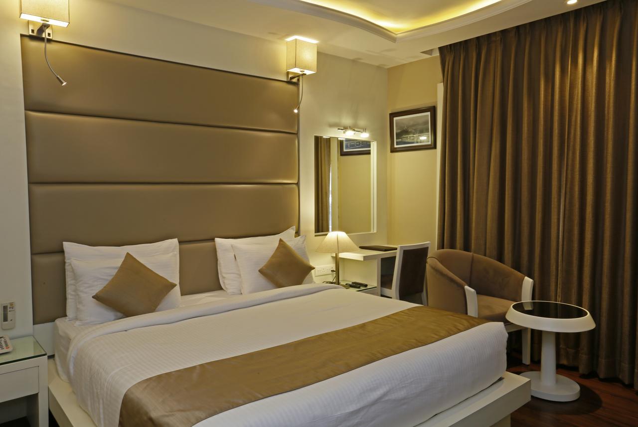 Clarks Hotel 4*