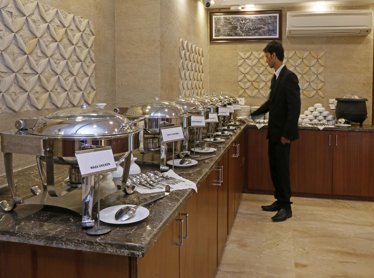 Hotel Clarks Srinagar (Jammu and Kashmir)