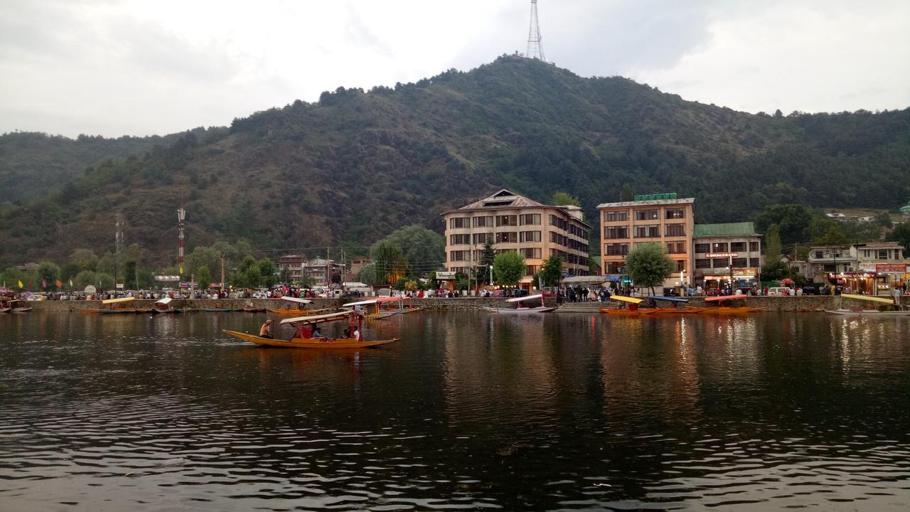House Boat New Pala Palace Botel 3*