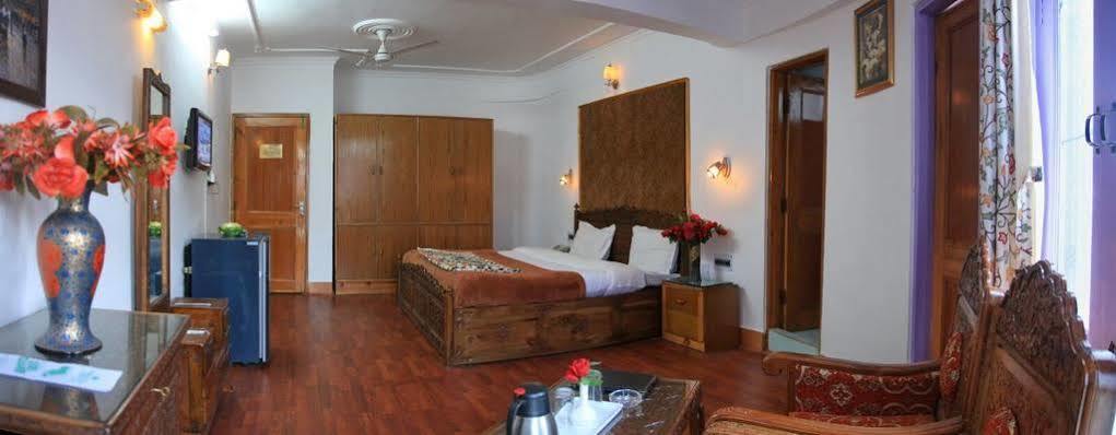 Centre Point 3* Srinagar (Jammu and Kashmir)