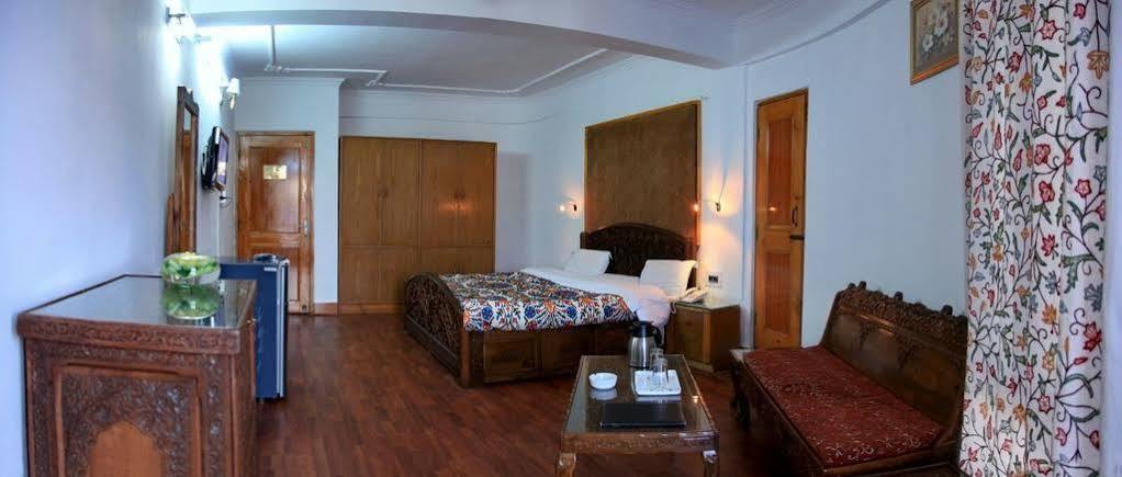 Centre Point 3* Srinagar (Jammu and Kashmir)