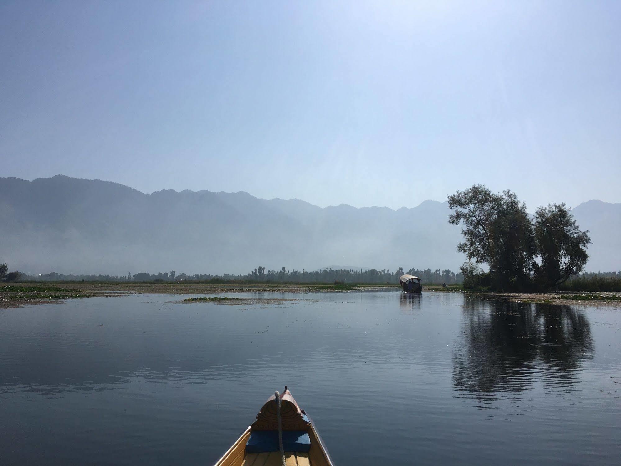 Botel Houseboat Lily Of Nageen Srinagar (Jammu and Kashmir)